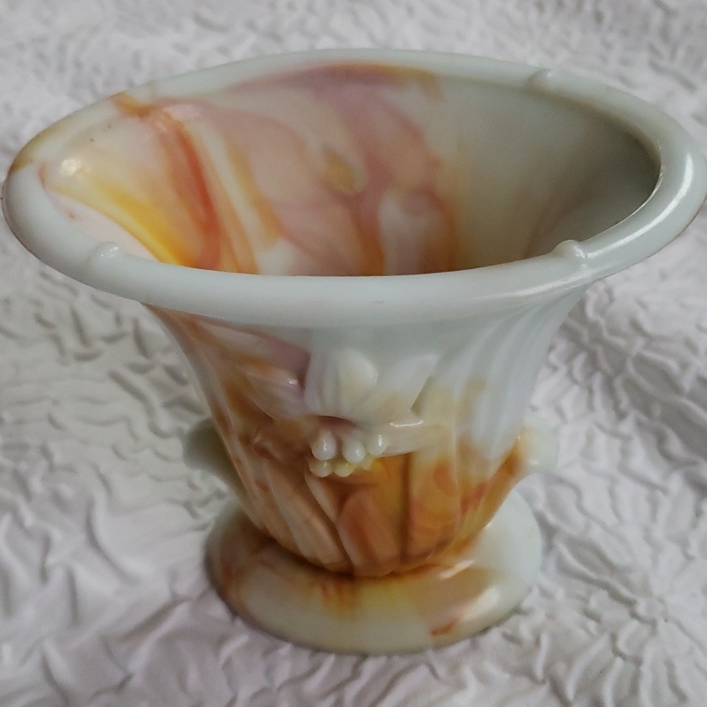 Small Akro Agate Lily Vase White and Orange Slag Depression Glass - Picture 5 of 16